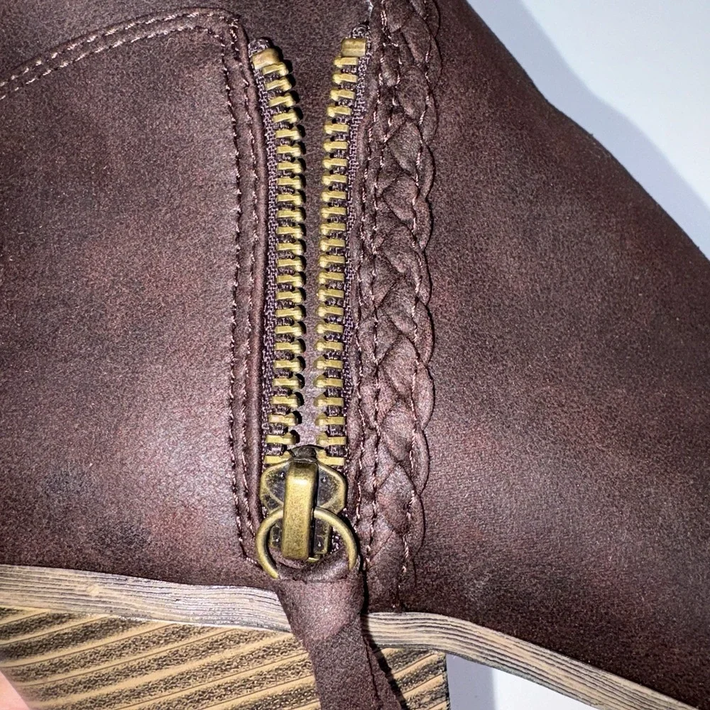MIA women brown